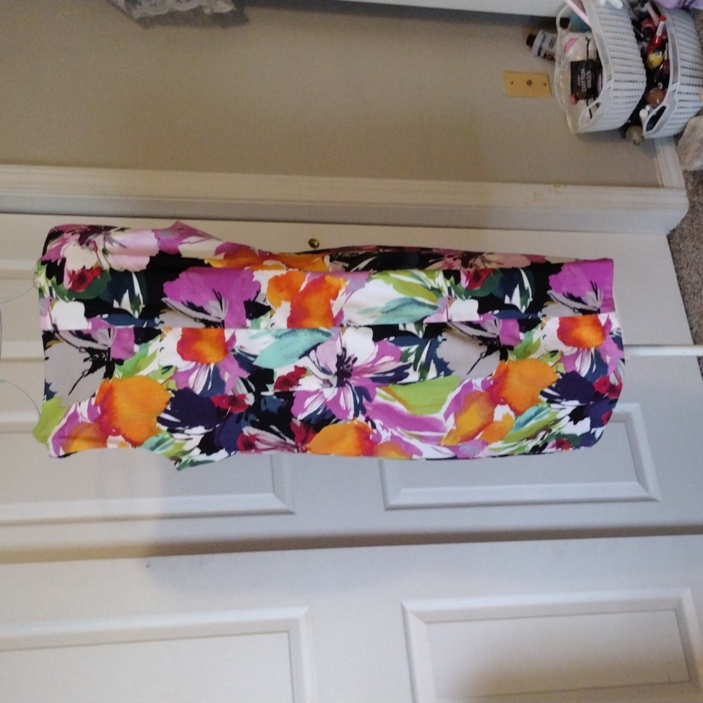 Dress - Picture 4 of 4